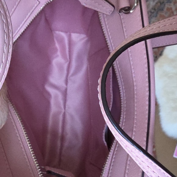 Adorable NWT Coach Taylor Bette Pink Leather Eyelet Tote 🩷🎁🩶 - Picture 10 of 16